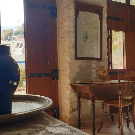 Apartamento Traditional Seafront Simi